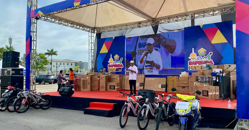 Apresiasi Masyarakat Taat Pajak, Bapenda Sultra Beri Hadiah Setrika hingga Motor 1 Apresiasi Masyarakat Taat Pajak, Bapenda Sultra Beri Hadiah Setrika hingga Motor