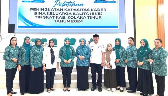 Hartini Azis Dorong Peningkatan Kapasitas Kader Bina Keluarga Balita di Koltim