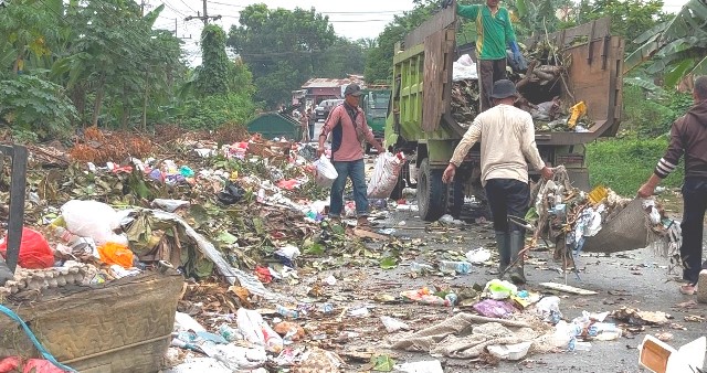 Pengelolaan Sampah Kendari Akan Diserahkan ke Kecamatan, Ini Alasannya 1 Pengelolaan Sampah Kendari Akan Diserahkan ke Kecamatan, Ini Alasannya