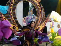 Legenda Kamba Wa Buri Ditampilkan Dalam Bentuk Kostum pada Sultra Tenun Karnaval 2024