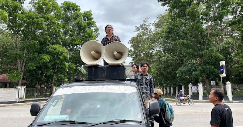 Demo di Polda Sultra, Desak Polisi Usut Dugaan Penimbunan BBM di SPBU di Konsel 1 Demo di Polda Sultra, Desak Polisi Usut Dugaan Penimbunan BBM di SPBU di Konsel