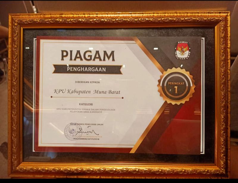 KPU Mubar Raih Penghargaan Terbaik Pertama Pelaporan Dana Kampanye di Indonesia