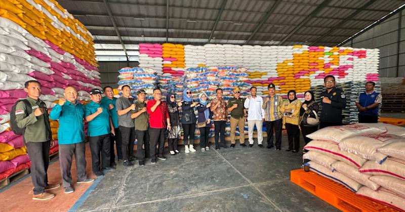 Pemkot Kendari Pastikan Harga Bahan Pokok Stabil Jelang Nataru 1 Pemkot Kendari Pastikan Harga Bahan Pokok Stabil Jelang Nataru