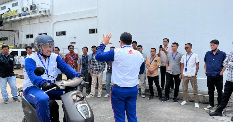 Instruktur Safety Riding Honda Cerahkan Ratusan Ribu Masyarakat