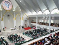 Perayaan Natal di Gereja Paroki Santo Clemens Kendari Berjalan dengan Aman dan Lancar