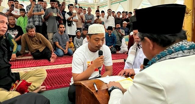 Masuk Islam di Kendari: Pemuda Kolaka Temukan Kedamaian di Masjid Raya Al-Kautsar 1 Masuk Islam di Kendari: Pemuda Kolaka Temukan Kedamaian di Masjid Raya Al-Kautsar