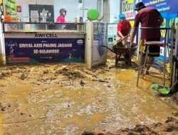 Banjir Lumpur di Kendari: Anak 2 Tahun Tidur di Kursi, Warga Hanya Bisa Pasrah