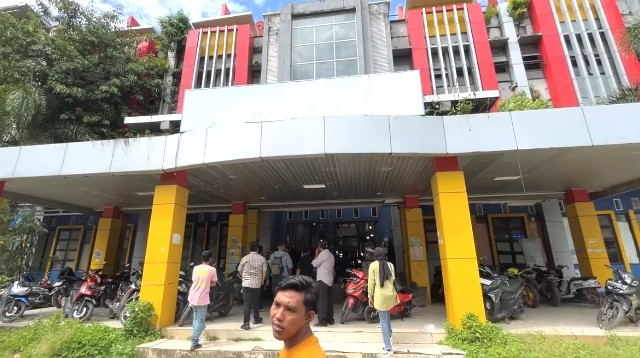 Dinas Perdagangan Kendari Akhirnya Minta Maaf! Kondisi Pasar Sentral Makan Korban 1 Dinas Perdagangan Kendari Akhirnya Minta Maaf! Kondisi Pasar Sentral Makan Korban