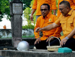 Kenang Jasa Para Pahlawan, MKGR Sultra Tabur Bunga di TMP Watubangga