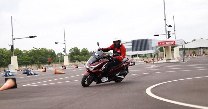New Honda PCX160 Siap Mengaspal di Sulsel, Sultra, Sulbar, Ambon dan Sekitarnya 1 New Honda PCX160 Siap Mengaspal di Sulsel, Sultra, Sulbar, Ambon dan Sekitarnya