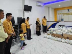 Wujudkan Komitmen Sosial, BPR Bahteramas Kendari Bagikan 100 Paket Sembako