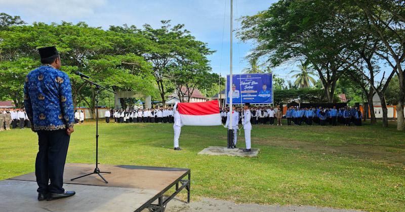 Perdana Pimpin Upacara Hari Kesadaran Nasional, Pj Bupati Mubar Tekankan ASN Beri Pelayanan yang Maksimal 1 Perdana Pimpin Upacara Hari Kesadaran Nasional, Pj Bupati Mubar Tekankan ASN Beri Pelayanan yang Maksimal