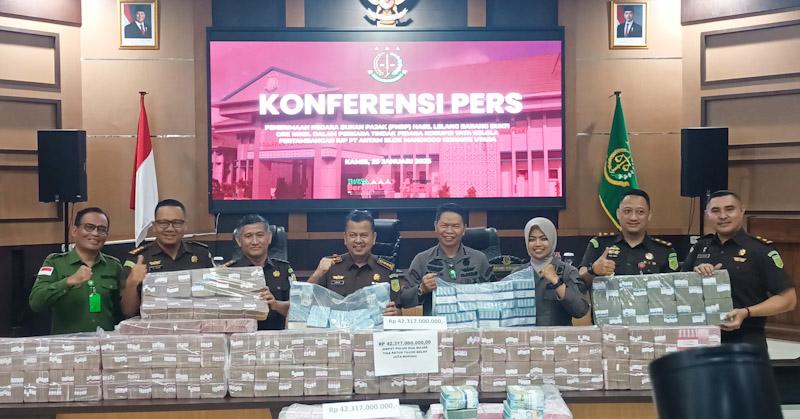 Hasil Lelang Ore Nikel PT Antam Blok Mandiodo di Konut Senilai Rp42,3 Miliar Dikembalikan ke Negara 1 Hasil Lelang Ore Nikel PT Antam Blok Mandiodo di Konut Senilai Rp42,3 Miliar Dikembalikan ke Negara