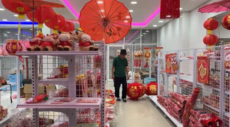 Berburu Ornamen Imlek di Kendari, Harga Mulai Rp7 Ribu