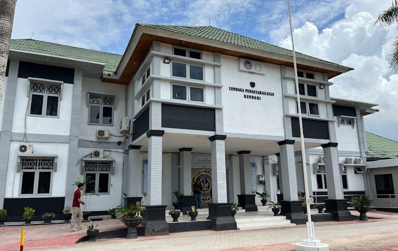 Razia di Lapas Kendari, 274 Handphone Disita 1 Razia di Lapas Kendari, 274 Handphone Disita