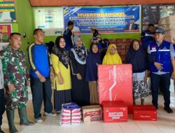 Dinsos Sultra Salurkan Bantuan Selimut-Makanan pada Korban Banjir Kendari