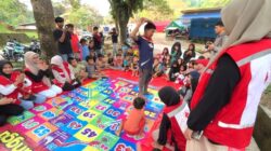 Relawan Bantu Pulihkan Trauma Puluhan Anak Korban Kebakaran di TPA Puuwatu 10 Relawan Bantu Pulihkan Trauma Puluhan Anak Korban Kebakaran di TPA Puuwatu