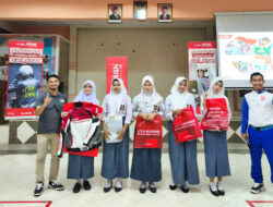 Asmo Sulsel Beri Edukasi Keselamatan Berkendara kepada Pelajar SMKN 8 Makassar