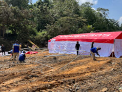 Dinsos Sultra Bangun Tenda Pengungsian dan Dapur Umum untuk Korban Kebakaran TPA Puuwatu