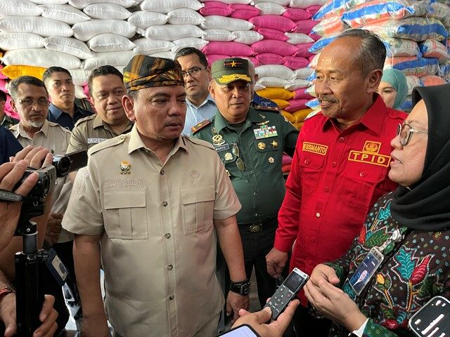 Stok Beras di Sultra Aman untuk Lima Bulan, Pemprov Gelar Sidak Pasar 3 Stok Beras di Sultra Aman untuk Lima Bulan, Pemprov Gelar Sidak Pasar