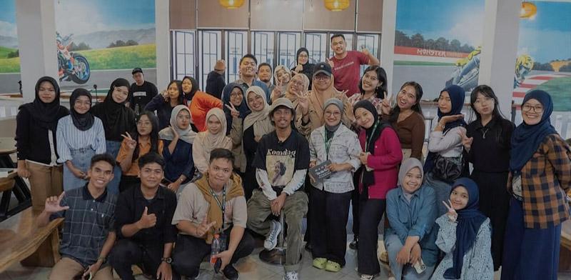 Bagi Tips Bangun Personal Branding yang Tepat, Komunitas Kendari Book Party Hadirkan Raim Laode 1 Bagi Tips Bangun Personal Branding yang Tepat, Komunitas Kendari Book Party Hadirkan Raim Laode