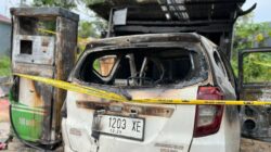 Mobil Diduga Angkut BBM Ilegal di Kendari Terbakar, Merembet ke Kios dan Pertamini 7 Mobil Diduga Angkut BBM Ilegal di Kendari Terbakar, Merembet ke Kios dan Pertamini