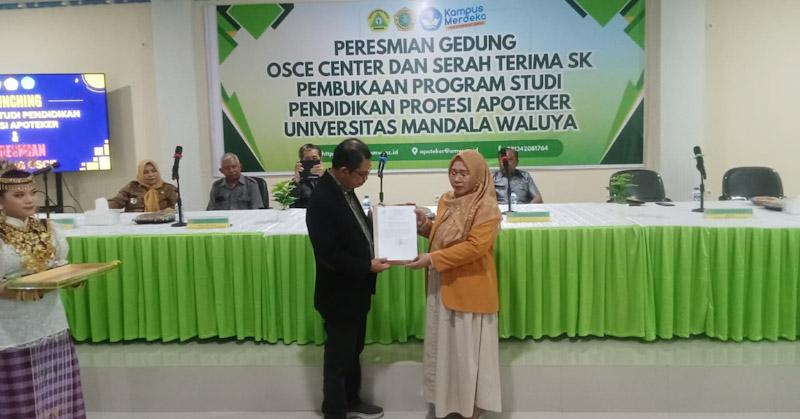 UMW Resmi Jadi Universitas Swasta Pertama di Sultra yang Miliki Prodi Pendidikan Apoteker 1 UMW Resmi Jadi Universitas Swasta Pertama di Sultra yang Miliki Prodi Pendidikan Apoteker