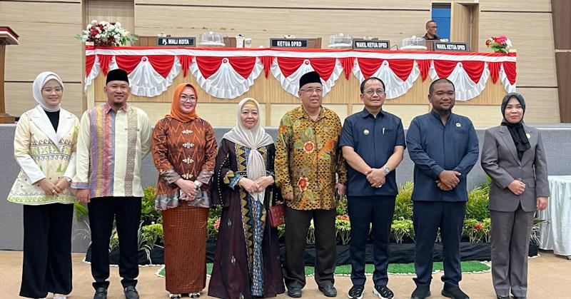 DPRD Kendari Sahkan Penetapan Siska-Sudirman, Proses Administrasi Segera ke Pusat 1 DPRD Kendari Sahkan Penetapan Siska-Sudirman, Proses Administrasi Segera ke Pusat