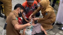 Seorang Sekuriti The Park Kendari Dilarikan ke Rumah Sakit Usai Bantu Proses Pemadaman 13 Seorang Sekuriti The Park Kendari Dilarikan ke Rumah Sakit Usai Bantu Proses Pemadaman