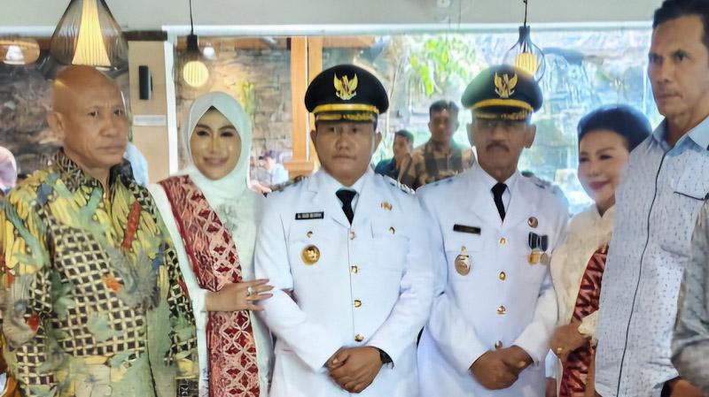 Sejarah Baru! Bupati Muna Barat Terpilih La Ode Darwin-Ali Basa Resmi Dilantik Presiden 1 Sejarah Baru! Bupati Muna Barat Terpilih La Ode Darwin-Ali Basa Resmi Dilantik Presiden