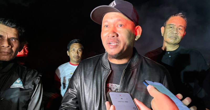 Sudirman Apresiasi Komunitas Penjual Air Tower Kendari yang Bantu Padamkan Api di TPA Puuwatu