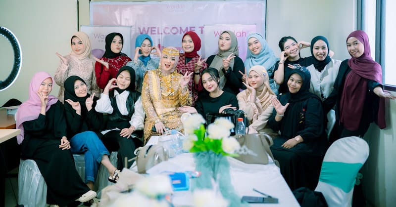 MUA Academy Wardah Wadahi Mahasiswa di Kendari untuk Menjadi MUA Profesional 1 MUA Academy Wardah Wadahi Mahasiswa di Kendari untuk Menjadi MUA Profesional
