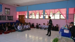 BPR Bahteramas Konsel Edukasi Waspada Judol dan Pinjol Ilegal ke Pelajar SMK 4 di Lalembu 13 BPR Bahteramas Konsel Edukasi Waspada Judol dan Pinjol Ilegal ke Pelajar SMK 4 di Lalembu