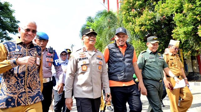 Kapolda Sidak Pasar Kendari: Harga Cabai Rawit Melonjak Rp95 Ribu 1 Kapolda Sidak Pasar Kendari: Harga Cabai Rawit Melonjak Rp95 Ribu