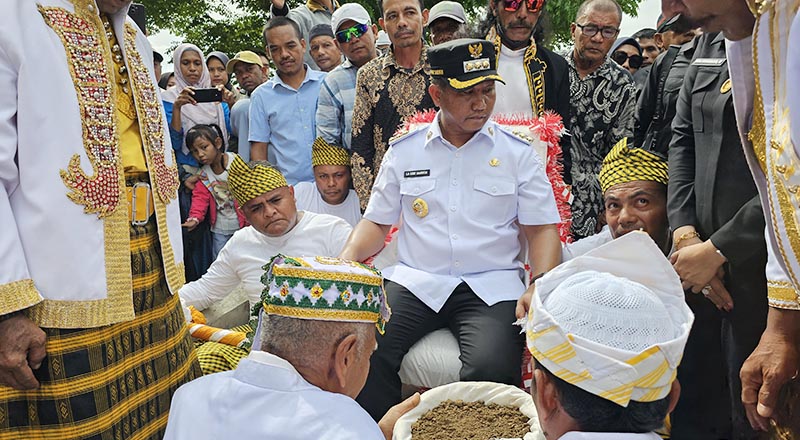 La Ode Darwin Tegaskan Komitmen Bangun Mubar, Termasuk Lembaga Adat 1 La Ode Darwin-Ali Basa Tiba di Mubar: Dikawal Ratusan Perahu hingga Disambut Acara Adat