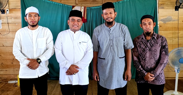 DPRD Sultra Dorong Bantuan untuk Ponpes di Muna Barat, La Isra Ambil Peran 1 DPRD Sultra Dorong Bantuan untuk Ponpes di Muna Barat, La Isra Ambil Peran