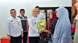 Pemkot Kendari Salurkan 316 Paket Sembako untuk Warga Terdampak Banjir di Tiga Kelurahan 13 Pemkot Kendari Salurkan 316 Paket Sembako untuk Warga Terdampak Banjir di Tiga Kelurahan