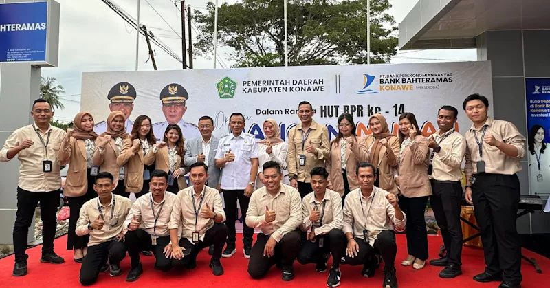 BPR Bahteramas Konawe Sukses Gelar Operasi Pangan Murah, Bupati dan Wabup Acungkan Jempol 3 BPR Bahteramas Konawe Sukses Gelar Operasi Pangan Murah, Bupati dan Wabup Acungkan Jempol