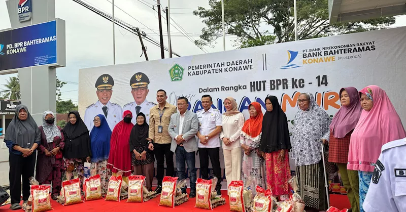 BPR Bahteramas Konawe Sukses Gelar Operasi Pangan Murah, Bupati dan Wabup Acungkan Jempol 1 BPR Bahteramas Konawe Sukses Gelar Operasi Pangan Murah, Bupati dan Wabup Acungkan Jempol