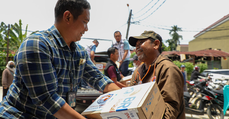 BRI Peduli Gerak Cepat Salurkan Bantuan Bagi Warga Terdampak Banjir Jabodetabek 1 BRI Peduli Gerak Cepat Salurkan Bantuan Bagi Warga Terdampak Banjir Jabodetabek