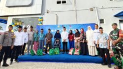 Peduli Sesama, BPR Bahteramas Kolaka Bagikan 500 Paket Sembako di HUT ke-14