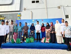 Peduli Sesama, BPR Bahteramas Kolaka Bagikan 500 Paket Sembako di HUT ke-14