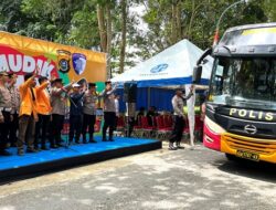 Polda Sultra Fasilitasi Mudik Gratis Mahasiswa UHO ke Muna, Muna Barat, dan Buton Tengah