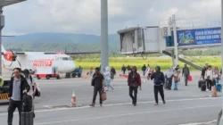 Arus Mudik Lebaran 2025: Sebanyak 15.012 Orang Tinggalkan Kendari Lewat Bandara Haluoleo 14 Arus Mudik Lebaran 2025: Sebanyak 15.012 Orang Tinggalkan Kendari Lewat Bandara Haluoleo