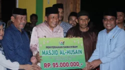 DPRD Sultra Apresiasi Langkah ASR-Hugua Beri Bantuan Rumah Ibadah dan Paket Sembako untuk Warga 12 DPRD Sultra Apresiasi Langkah ASR-Hugua Beri Bantuan Rumah Ibadah dan Paket Sembako untuk Warga