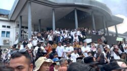 Ratusan CASN dan PPPK Gelar Aksi di DPRD Sultra, Tuntut Pengangkatan Dipercepat 13 Ratusan CASN dan PPPK Gelar Aksi di DPRD Sultra, Tuntut Pengangkatan Dipercepat