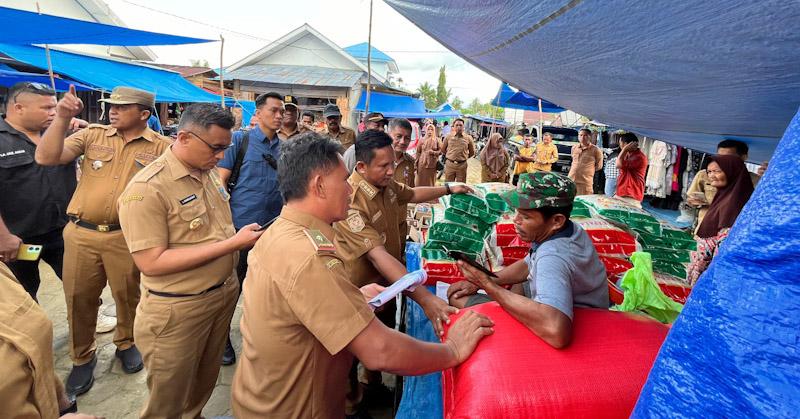 Sidak di Pasar Lawa, Bupati Mubar Temukan Harga Beberapa Komoditas Naik 1 Sidak di Pasar Lawa, Bupati Mubar Temukan Harga Beberapa Komoditas Naik