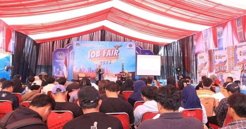 HUT Kolaka ke-65, OJK Sultra Dorong Literasi Keuangan Lewat Acara Job Fair 1 HUT Kolaka ke-65, OJK Sultra Dorong Literasi Keuangan Lewat Acara Job Fair