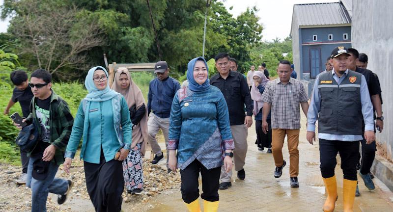 Siska-Sudirman Tinjau Sejumlah Lokasi Banjir, Janji Evaluasi dan Tindakan Nyata 1 Siska-Sudirman Tinjau Sejumlah Lokasi Banjir, Janji Evaluasi dan Tindakan Nyata
