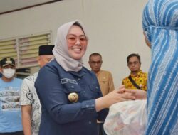 Wali Kota Kendari Salurkan Bantuan Sosial kepada 122 KK Korban Banjir